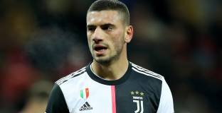 Евертън и Тотнъм се интересуват от Демирал