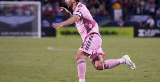 Меси обясни поздравите от играчите на ПСЖ