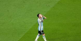 Меси е вторият играч в историята, който изпуска две дузпи