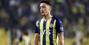  Йозил напусна Фенербахче