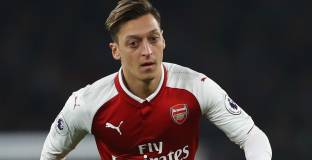 Агент: С Йозил водим позитивни преговори с Арсенал