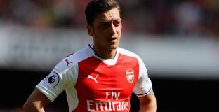 Легенда: Йозил не заслужава храна, а му предлагат договор