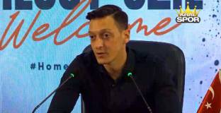   Йозил подписа с Истанбул Башакшехир 