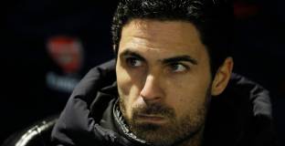 Кембъл: Арсенал няма играчите за схемата на Артета