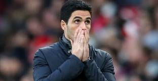 Беркамп: Артета трябва да запълни дупките