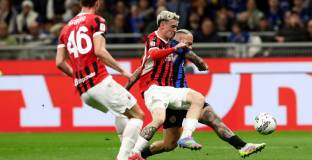 Милан разби Интер и е на финал за Купата