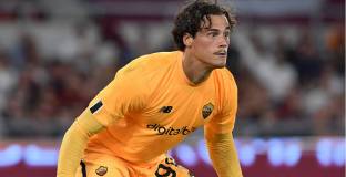 Миле Свилар може да продължи кариерата си в Ман Сити