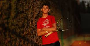 Хайме Алкарас триумфира в Мурсия, докато Карлос отпадна в Маями