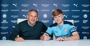 Ман Сити продължи с 18-годишен халф