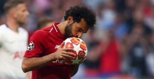  Карагър смята, че новият договор на Салах е правилно нещо