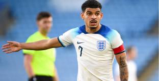 Тотнъм и Уест Хем са готови да се борят за Гибс-Уайт