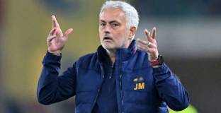  Моуриньо: Не можем да отидем и да купим Мудрик за 100 млн.