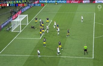 Моментът, който може би реши съдбата на Германия в групите на Световното. 