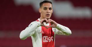  Антони допуска напускане на Аякс