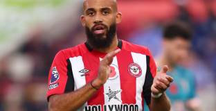 Ман Юнайтед останал недоволен от преговорите за Мбемо