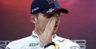 Астън Мартин за интереса от Верстапен: Поласкани сме 