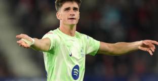 Три клуба се интересуват от нападател на Барса 