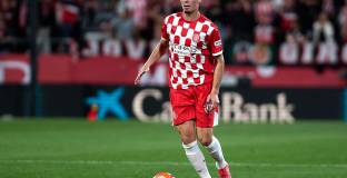 Наполи подписа с испански защитник 