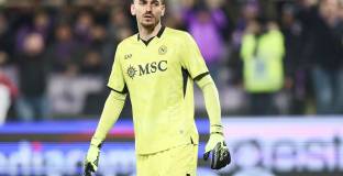  Наполи продължи с Мерет