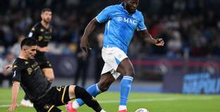 Наполи се препъна срещу Дженоа 