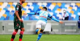 Наполи - Кротоне 4:3 