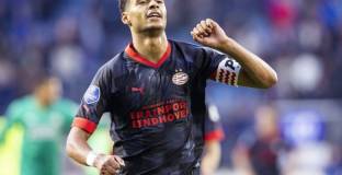 Ван Нистелрой коментира слуховете за Гакпо 