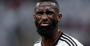 Рюдигер наема къщата на Навас