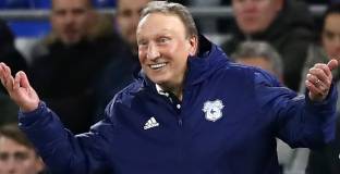 Уорнък: Играчите падат като духне вятър