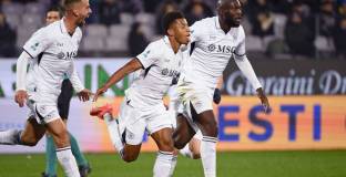 Наполи се изкачи до 1-во място след класика срещу Фиорентина