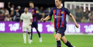 Грандове се интересуват от Френки де Йонг