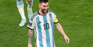 Невил: Предпочитам Меси пред Роналдо 