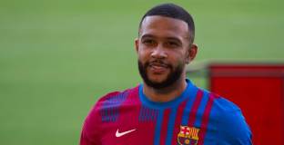  Барса иска да продаде Депай, за да освободи място за Холанд