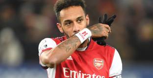 Арсенал лиши Обамеянг от капитанската лента