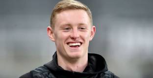 Преговорите между Юнайтед и Нюкасъл за Лонгстаф се развиват добре