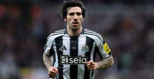 Тревога за Италия: Тонали минава преглед след контузия срещу Барса