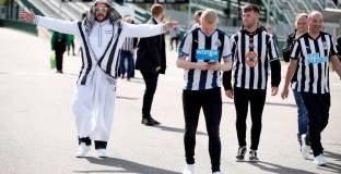 97% от феновете на Нюкасъл одобряват продажбата на клуба