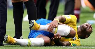 Неймар: Боли като ми влизат