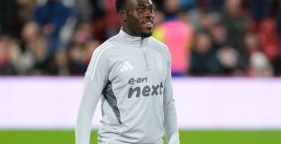 Ница хвърли око на нападател на Нотингам Форест 