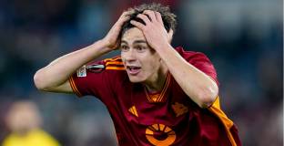 Рома ще продължи с Пизили