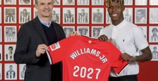 Нико Уилямс подписа нов договор с Атлетик Билбао