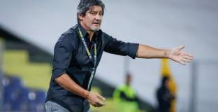 Николай Костов взима повече юноши на лагера в Турция? 