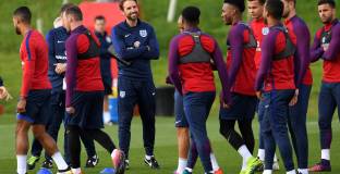 Съпругите на английските национали могат да бойкотират Мондиал 2018