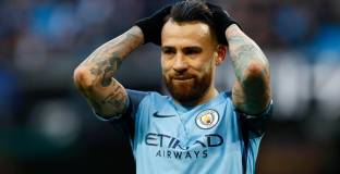 Отаменди продължи договора си с Манчестър Сити