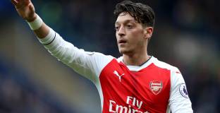 Юнайтед няма интерес към Солер и Йозил 