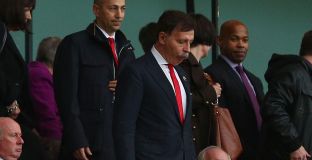 Карагър: Ръководството на Арсенал са страхливци 