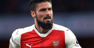 Жената на Жиру го спряла за Евертън 