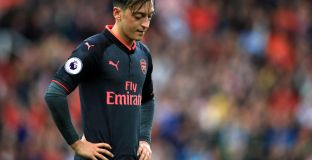 Джерард: Йозил е в тежест на Арсенал 