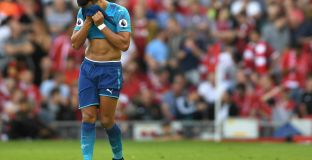 Сити се връща за Санчес през януари