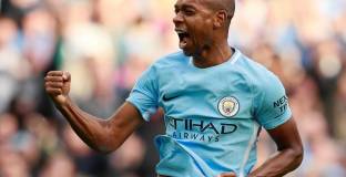 Сити ще задържи Фернандиньо след края на кариерата 