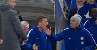 Моуриньо: Защо трябва да гоня Конте, за да му подам ръка?